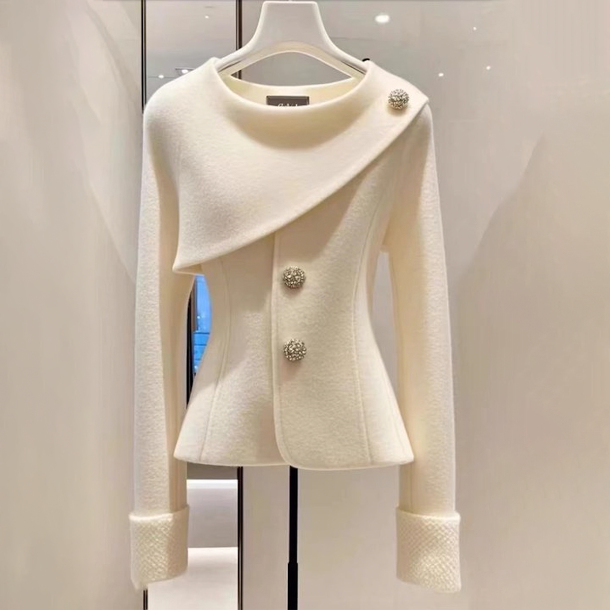Lola | Asymmetrical Blazer with Buttons